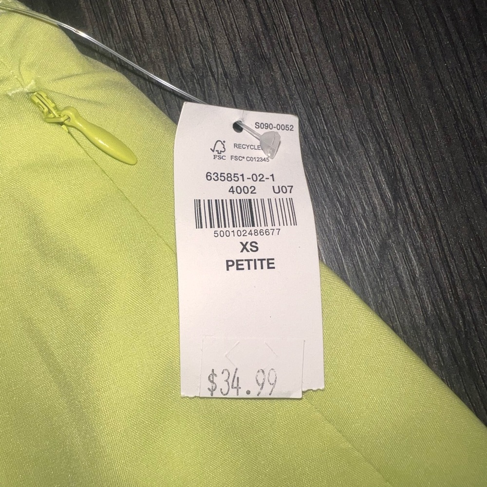 Old navy lime green tennis skirt size XS petite.